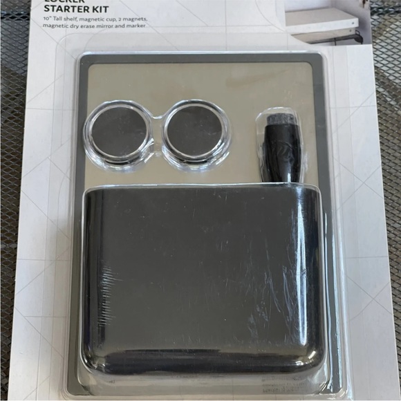 Locker Starter kit mesh 10” shelf & assessory kit - Picture 3 of 7